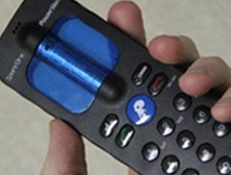 Bu telefonun şarjı 15 yıl gidiyor