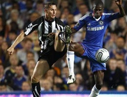 Ramires Chelsea de kalıyor