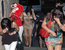 Aksaray'da fuhuş baskını!