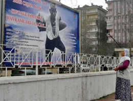 Diyarbakır'da Kürtçe Çanakkale afişleri
