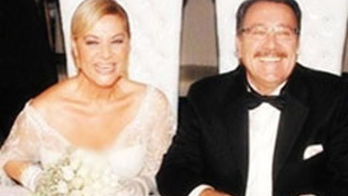 Ünlü sanatçıya boşanma şoku